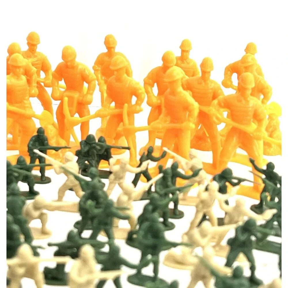 Vintage Plastic Army Men Lot Mixed Soldiers Construction Figures 100+